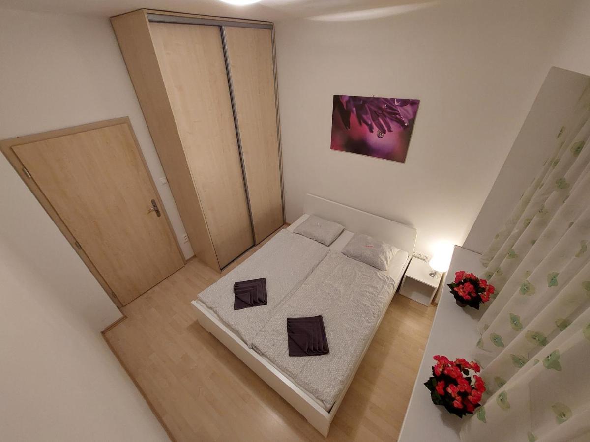 Apartman V Centre Bratislavy Apartman Pozsony Kültér fotó