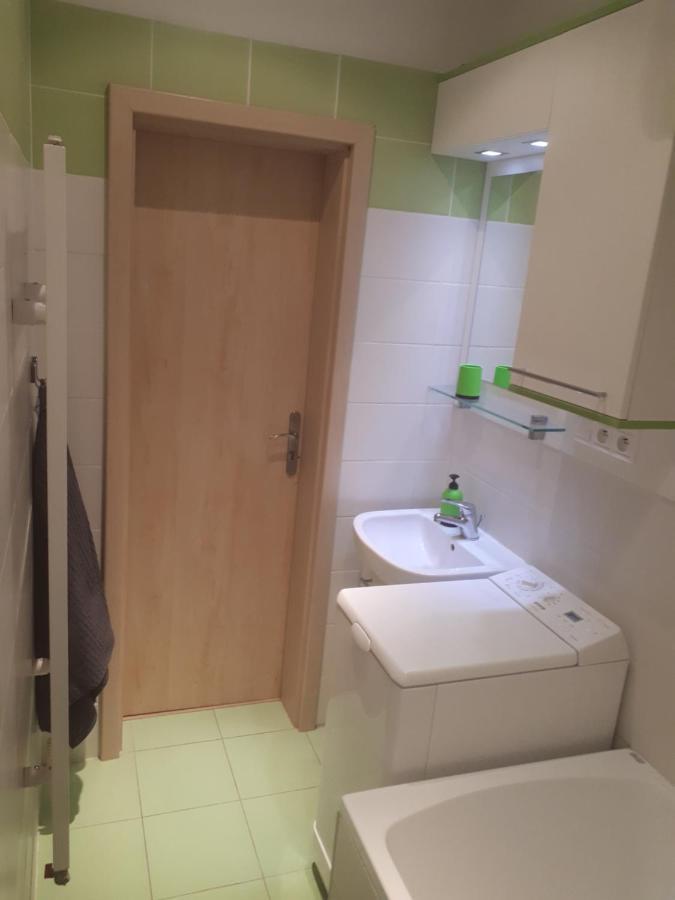 Apartman V Centre Bratislavy Apartman Pozsony Kültér fotó